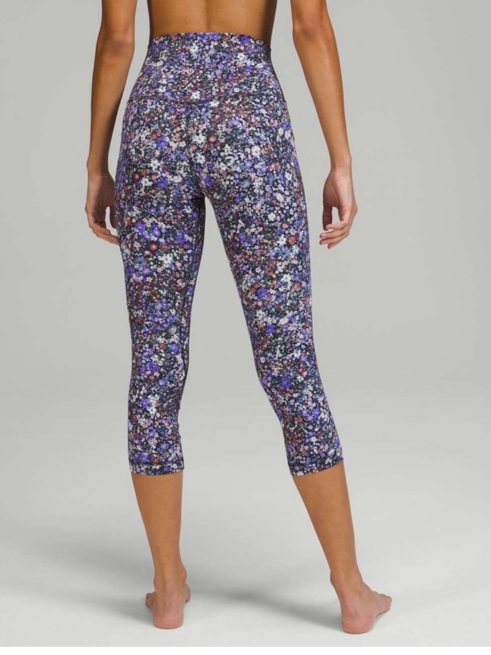 Lululemon Align High-Rise Crop 21"
Flower Burst Multi